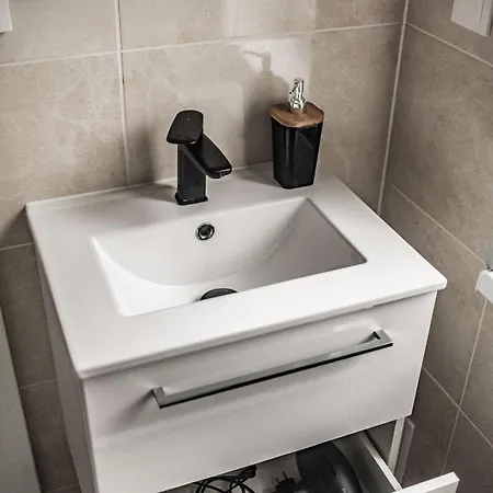Apartment Z Ogrodem I Dwoma Sypialniami Blisko Plazy *