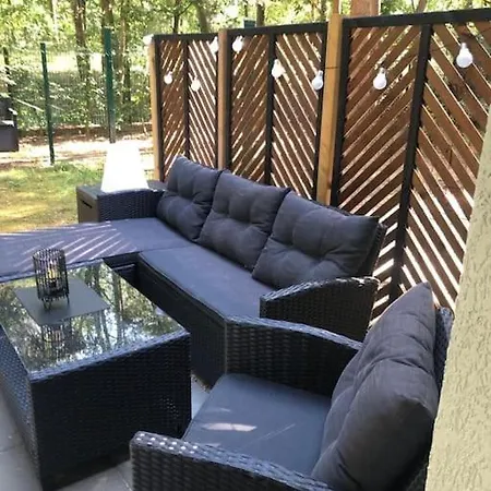 Z Ogrodem I Dwoma Sypialniami Blisko Plazy Pobierowo