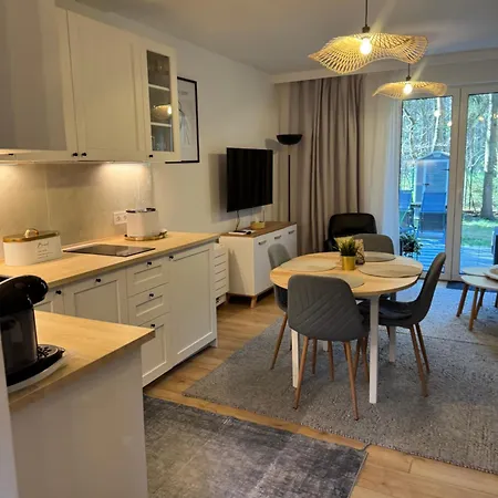 Z Ogrodem I Dwoma Sypialniami Blisko Plazy Apartment