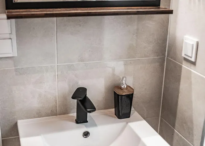 ,szeregowy Obok Lasu Z Tarasem I Dwoma Sypialniami , 800 Metrow Od Plazy *