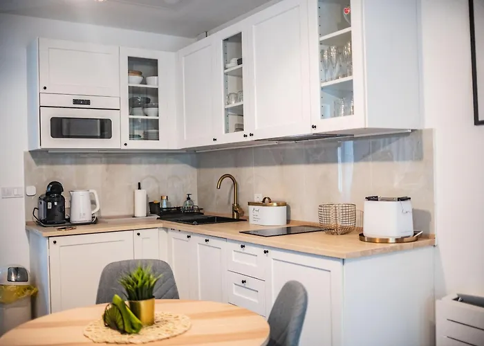 ,szeregowy Obok Lasu Z Tarasem I Dwoma Sypialniami , 800 Metrow Od Plazy Pobierowo