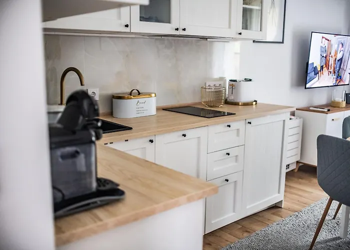 ,szeregowy Obok Lasu Z Tarasem I Dwoma Sypialniami , 800 Metrow Od Plazy Pobierowo