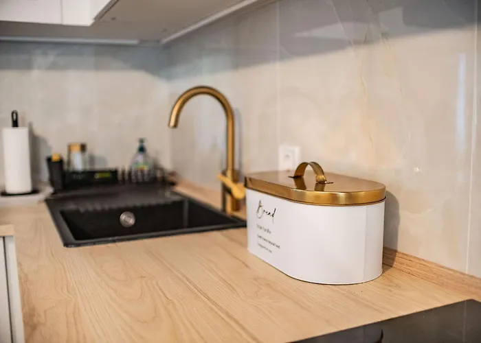 ,szeregowy Obok Lasu Z Tarasem I Dwoma Sypialniami , 800 Metrow Od Plazy Pobierowo