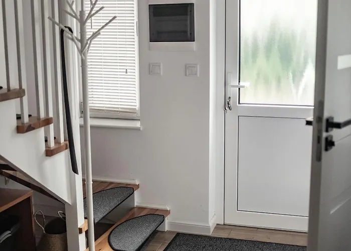 ,szeregowy Obok Lasu Z Tarasem I Dwoma Sypialniami , 800 Metrow Od Plazy * Pobierowo