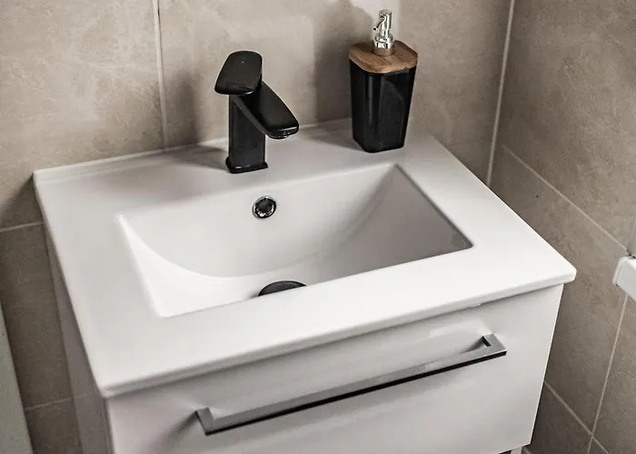 Appartement ,szeregowy Obok Lasu Z Tarasem I Dwoma Sypialniami , 800 Metrow Od Plazy *