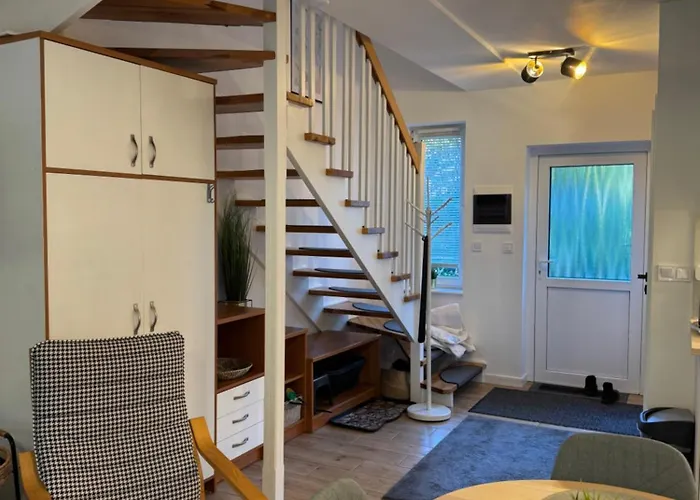 ,szeregowy Obok Lasu Z Tarasem I Dwoma Sypialniami , 800 Metrow Od Plazy Pobierowo